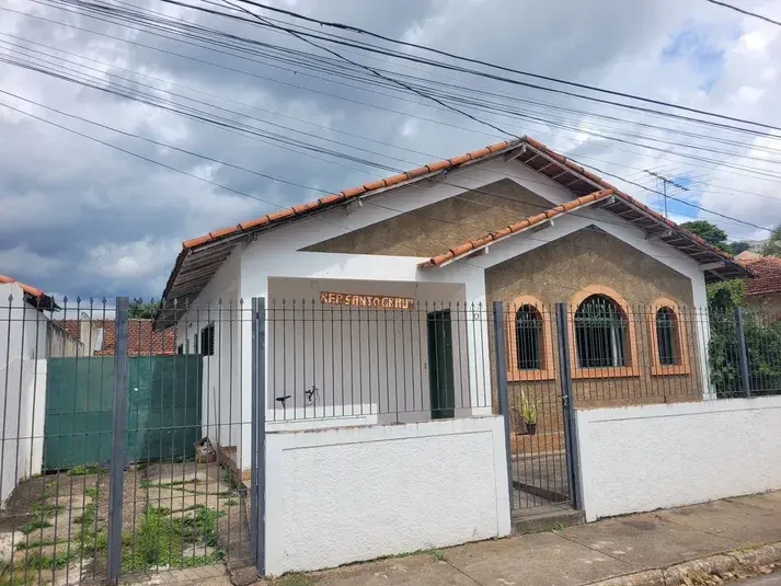 Fachada da República Estudantil Santo Grau no bairro Pinheirinho em Itajubá