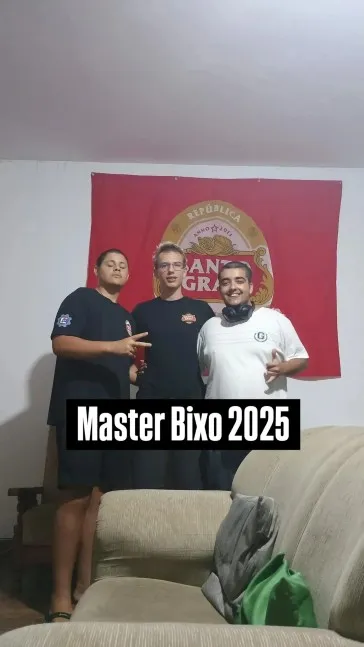 Competição culinária MasterBixo promovida pelos moradores da República Santo Grau